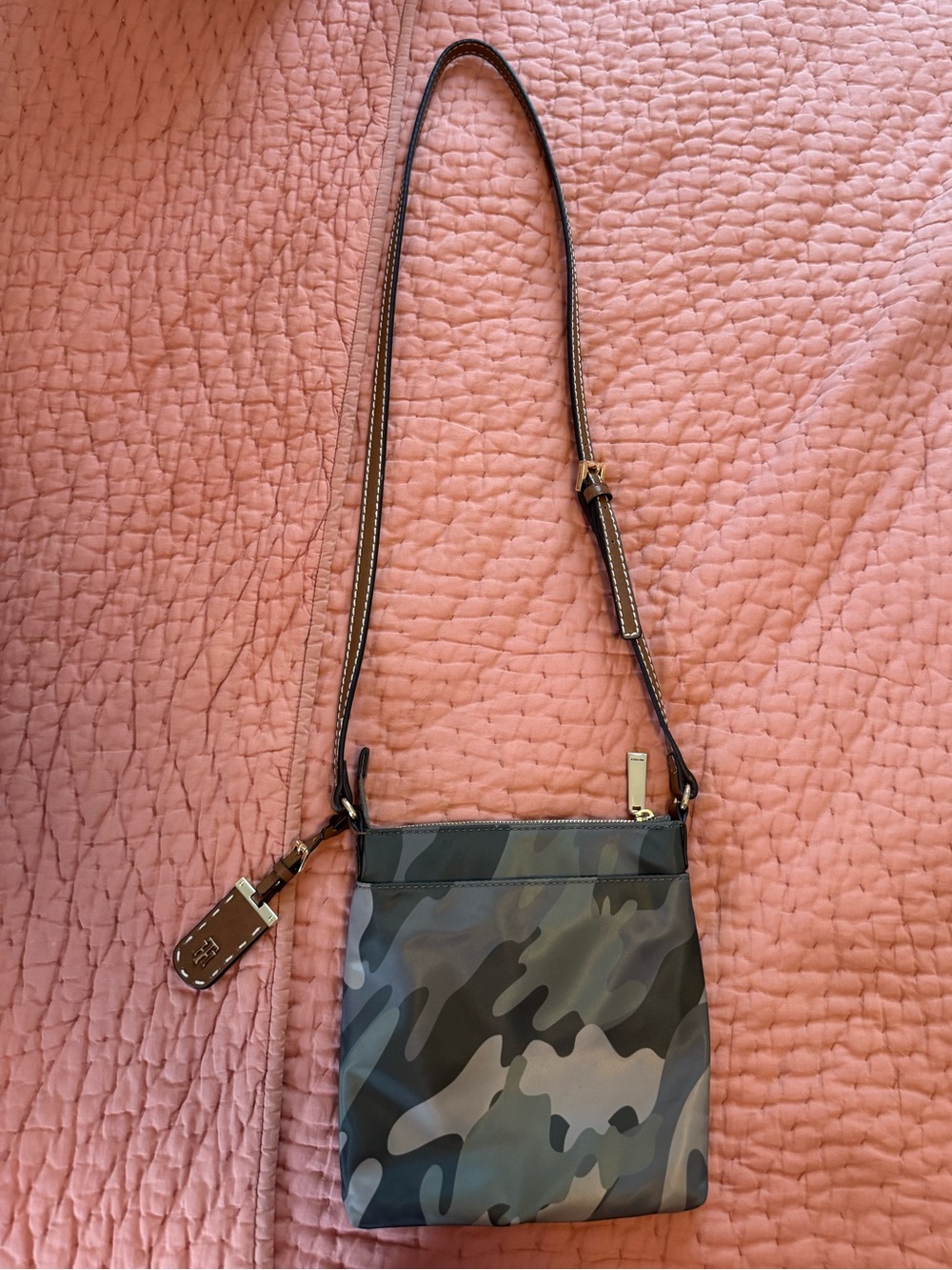 Tommy Hilfiger Camouflage Crossbody Bag in Green